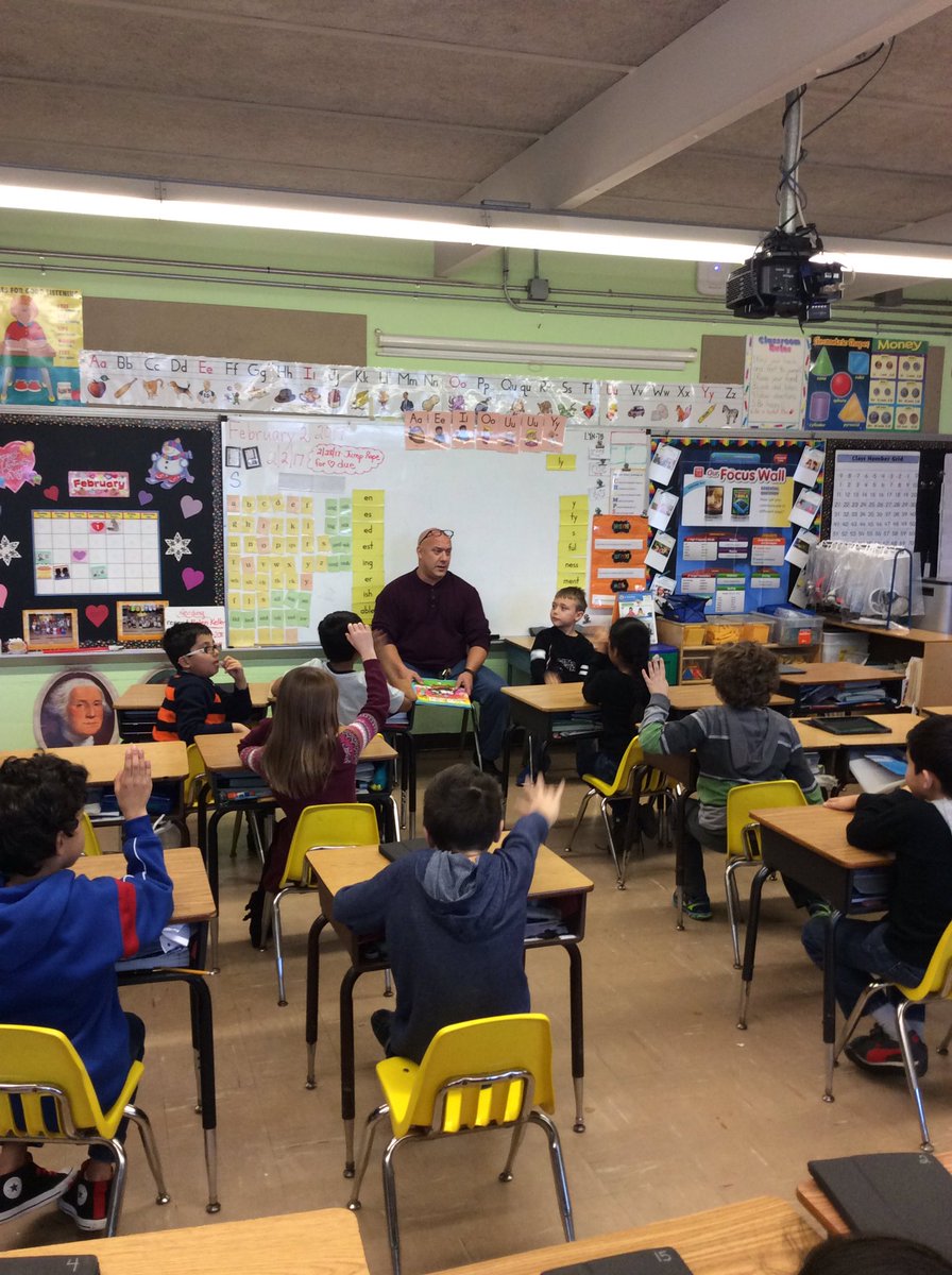 LynnCrest02's tweet photo. 2CS loves having Mystery Readers! Thanks for the silly story, Mr. Sadowski! https://t.co/ZciAyJ9NhT