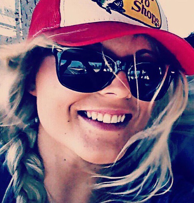 uppnorthgirl26's tweet photo. Missing summer!! @BassProToronto #tbt #cottagelife #tomboy #weupnorth #muskoka https://t.co/btiF76cUS3