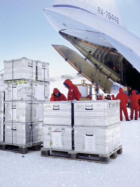 CustomCaseGroup's tweet image. No matter the weather, trust in your customized case to protect your equipment #BuildYourCase #Protect #Travel @zargesUSA