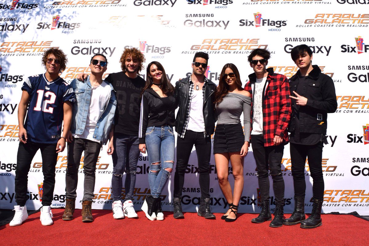 SixFlagsMexico's tweet photo. Agradecemos a @urbandfive, @EleazarGomez33 y @AleMullerA por inaugurar el primer vuelo de #AtaqueGaláctico ¡Espéralo este 04 de febrero! https://t.co/F7lqMEKlch