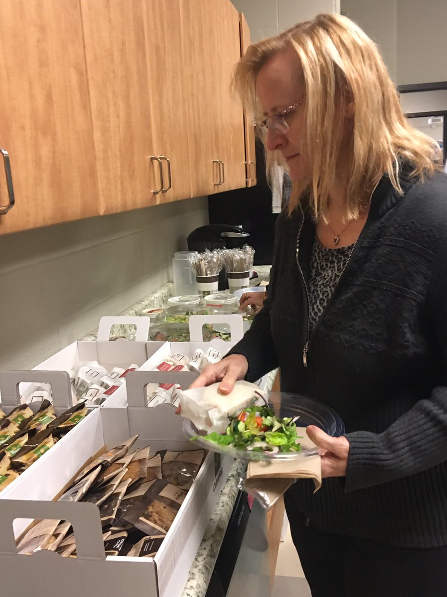 Mason_CCMiner's tweet photo. Parents at Kirk School use aided language to ask for dinner during the training 'Practice, Practice, Practice: Communication at Home". https://t.co/gE9joWeTG2