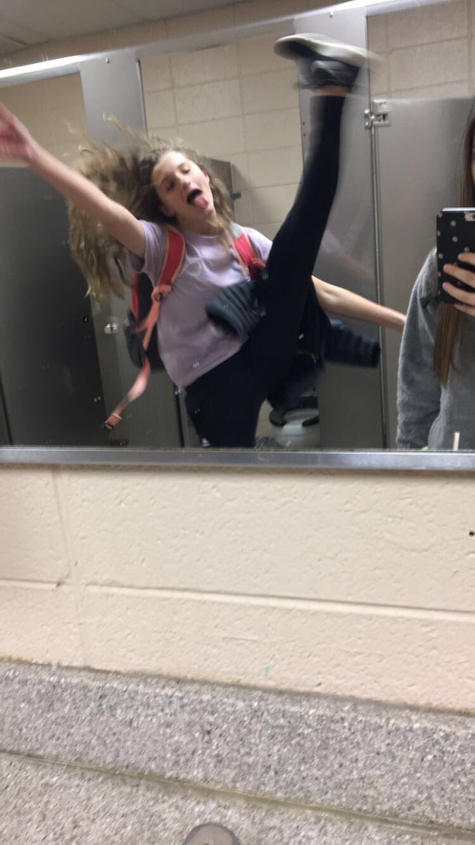 GabiShull's tweet photo. Happy birthday syd, thanks for being the funny and crazy person you are!!;) https://t.co/5gSfAa9koT