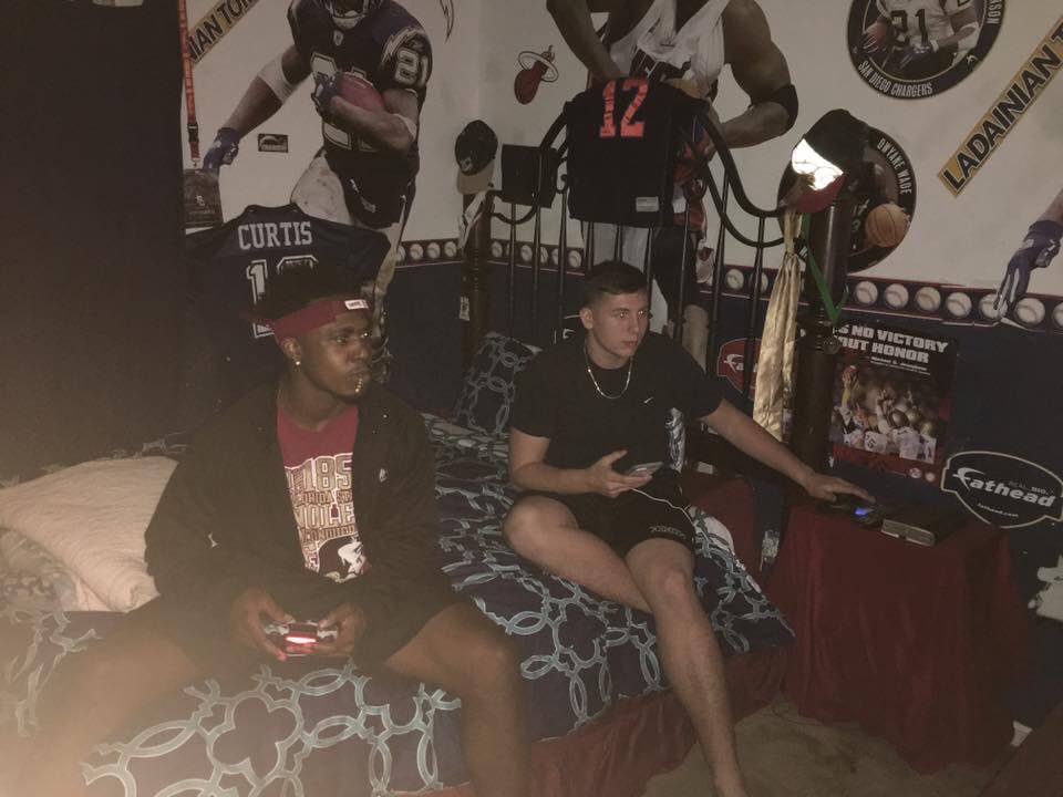 KoryCurtis12's tweet image. Congrats to @Iam_ZWhite for signing...wouldn't have it any other way but to be together on our big day! #FSUcommit #OSUcommit #DAY1