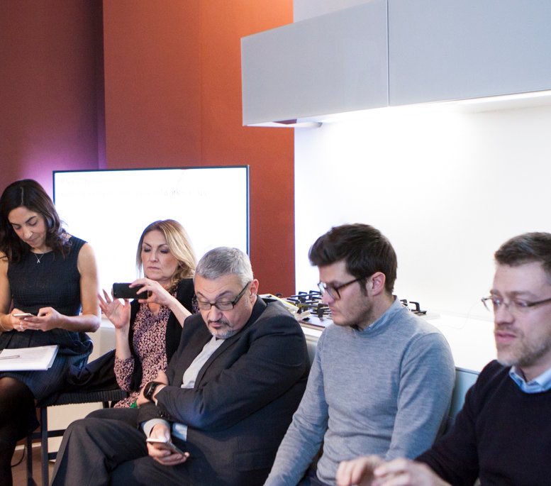 mammanodavid's tweet photo. Il bel racconto di @MartaPierazzoli della #tavolaspigolosa in Appartamento @lagodesign su digital e vino 
https://t.co/AX8vsNVBpO https://t.co/PLlgqSfQiM