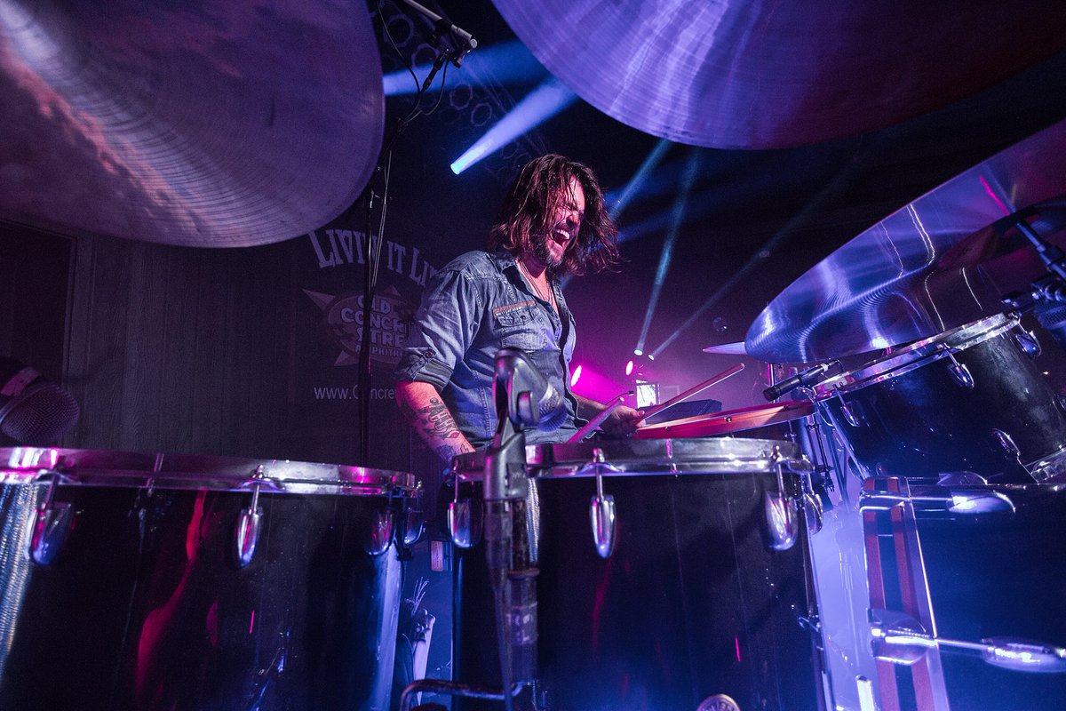 khris_poage's tweet photo. Chris Thompson of the @EliYoungBand in Corpus Christi Texas 🥁 https://t.co/xT9G0cRFzg