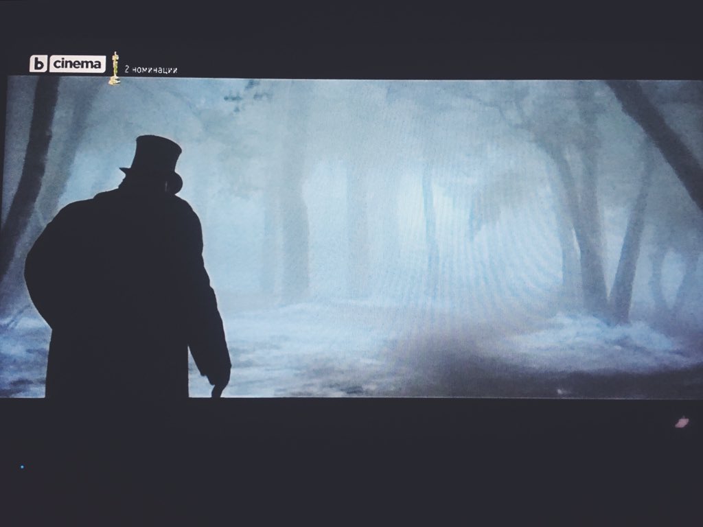violetda's tweet image. Are you watching closely? 

The Prestige on TV. One of the few movies I've watched a bajillion times. Love it. #theprestige