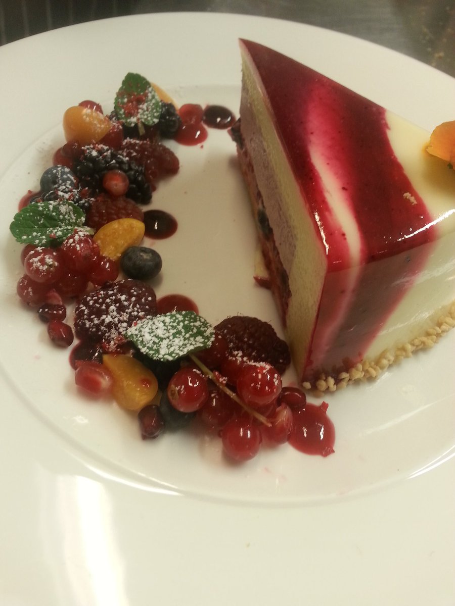 OakleyHallChefs's tweet photo. Once again amazed by how good @CrapGoth01 makes the new desserts look soooo good and taste @oakleyhall @oakleyhallGH https://t.co/2y2YQKWta7