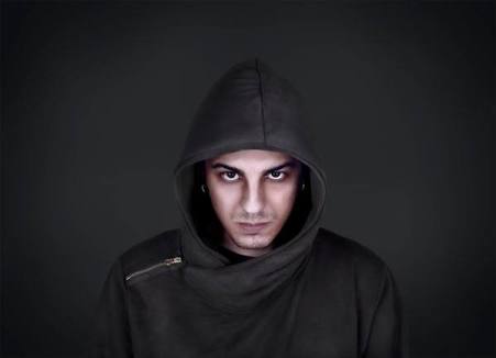 Kes Lan !
<a href="/NormEnder/">Norm Ender</a> 
<a href="/CEZA_ED/">CEZA</a>