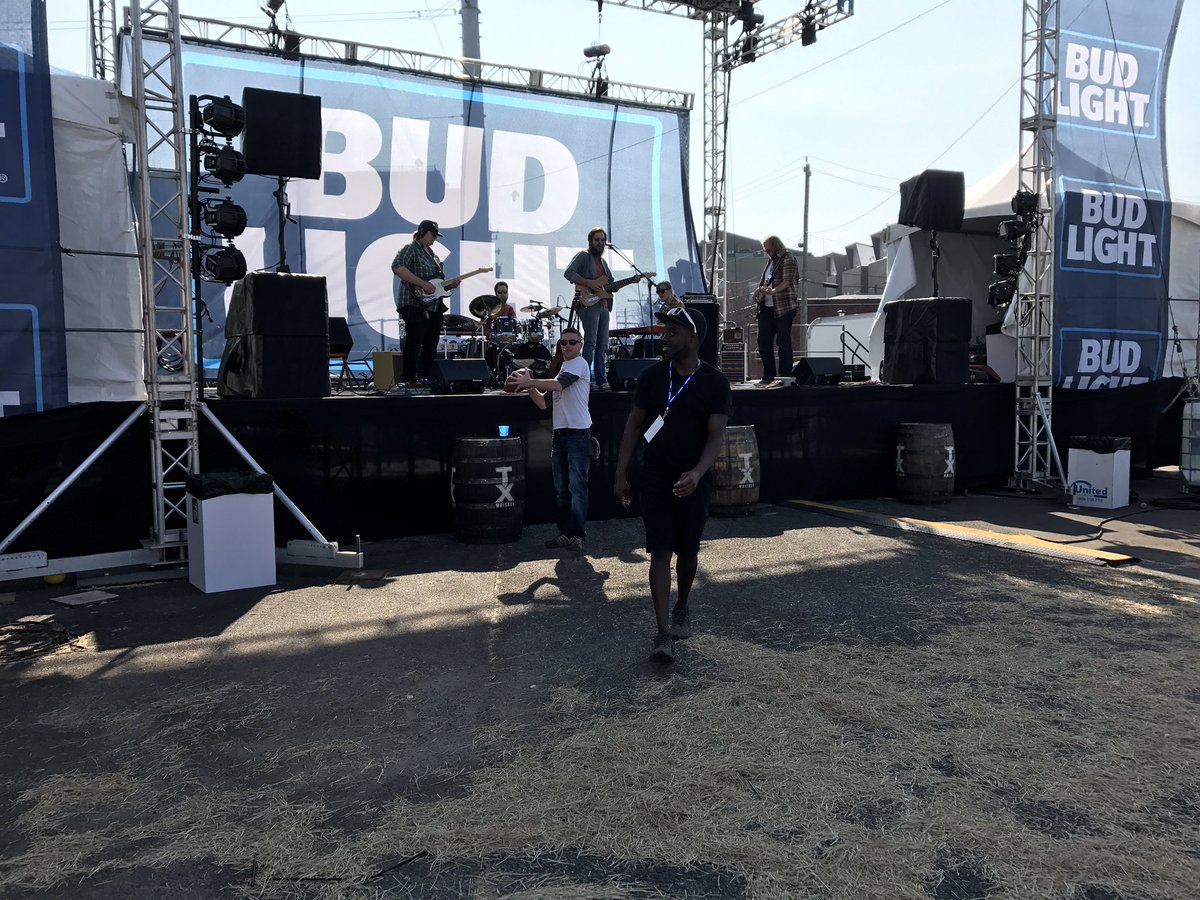 EadoEndZone's tweet photo. @folkfamily is killing on stage right now! Come down and celebrate everything great about the Lone Star State! Tix available at the gate https://t.co/ZCHWqo8jGQ