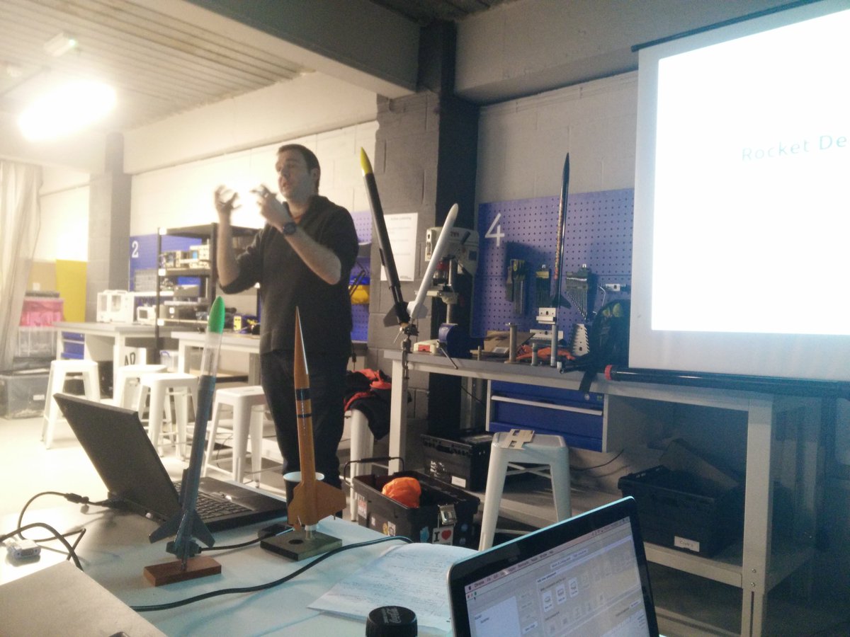 GirlGeekUpNorth's tweet image. Awesome workshop on #RocketDesign tonight @madlabuk, thanks @concreted0g :)