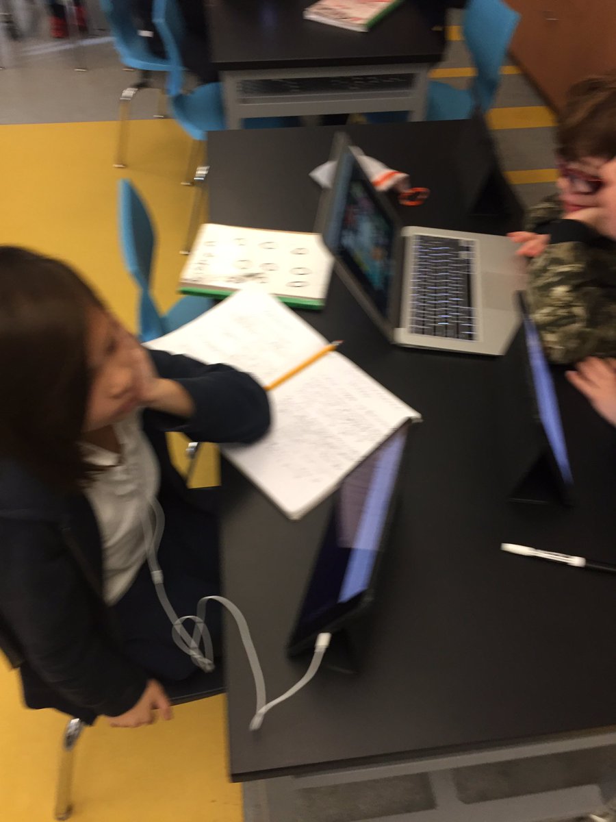 jkjones's tweet photo. 4th Grade #inquiry of #lightandsound #BeCurious @HillbrookSchool @Hillbrook4th https://t.co/UnxkCsux5V