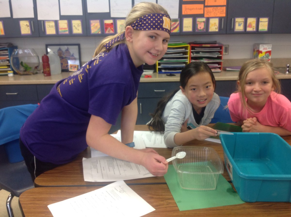 DavisKids2018's tweet image. Oil cleanup challenge #nevadacubpride #awesomescience