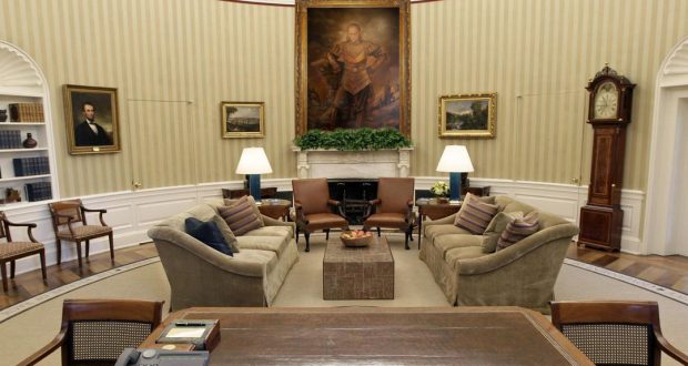 ScottWamplerRIP's tweet photo. Trump's view in the Oval Office is about what you'd expect. https://t.co/wnqK8lTUCo https://t.co/lmIFeDptg7