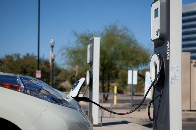 SustainableRoss's tweet image. #EVCharging in the new Rossmoor Shopping Ctr but when in Rossmoor? Q&amp;amp;A at our mtg Tues 2/7, 7p Fairway Rm, Creekside