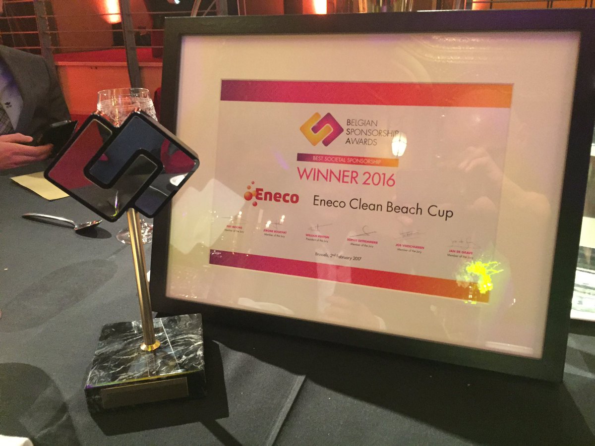 svenfransen's tweet photo. BAM BAM #Anotheraward #bsa16 #eneco #sustainableaward #cleanbeachcup #eneco https://t.co/nK6Axxv4DP