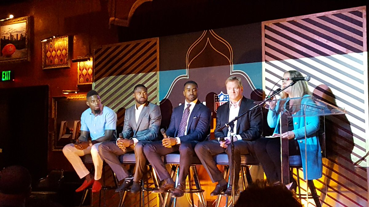 HandleWorkLife's tweet image. NFL Unsung Heroes luncheon was amazing in support of domestic violence / sexual assault. Players stories were powerful! @housuperbowl #SB51