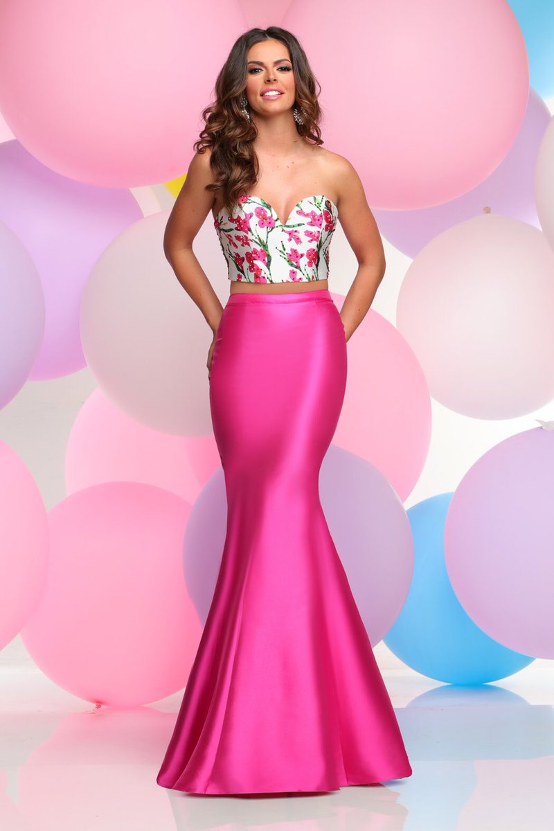 pickard71's tweet photo. Loving #zoeygrey #prom #pageants t https://t.co/0RNE3WdZzu