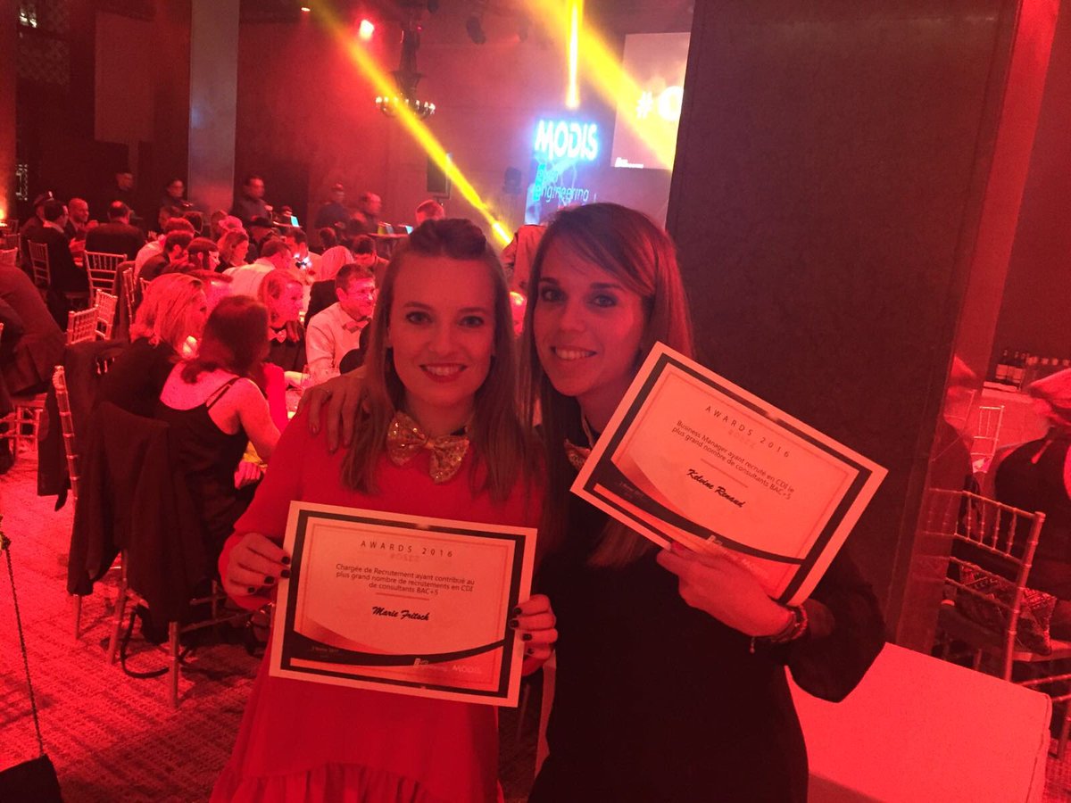 KelvineRENAUD's tweet photo. Fières de remporter les awards sur lyon et représenter notre esprit d'équipe #osez @ModisFrance @nicolasleroy61 @philipcolas @s_vartanian https://t.co/Wc6ZbfccJM