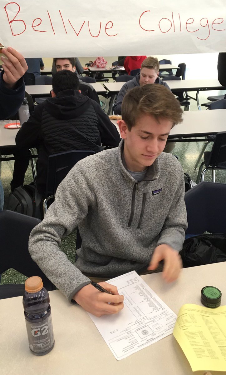 KCHSJvSoccer's tweet photo. Congratulations to our very own Maxwell Rodgeway for formally committing to @bellevuecollege. 🎉🎉🎉#nationalsigningweek https://t.co/jMiSJ4oxWr