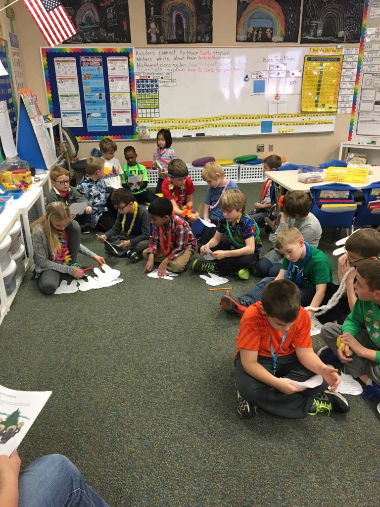 jleehse's tweet photo. Comparing cultural tooth traditions with first grade friends@HRErockets #hrerocks https://t.co/2OKaKiysIt