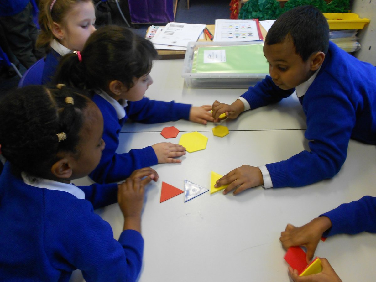 BevingtonRBKC's tweet photo. Willow class enjoying learning about shapes. #KS1learning #mathsisfun @BevingtonRBKC https://t.co/JCEibwI1AW