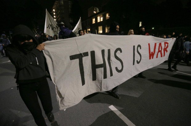 Nutnfancy's tweet photo. I don't remember folks upset with Obama's election engaging in violence. Baseball bats, pepper spray, punching. Ahh, the 'open minded' left. https://t.co/g0FZnZfFXE