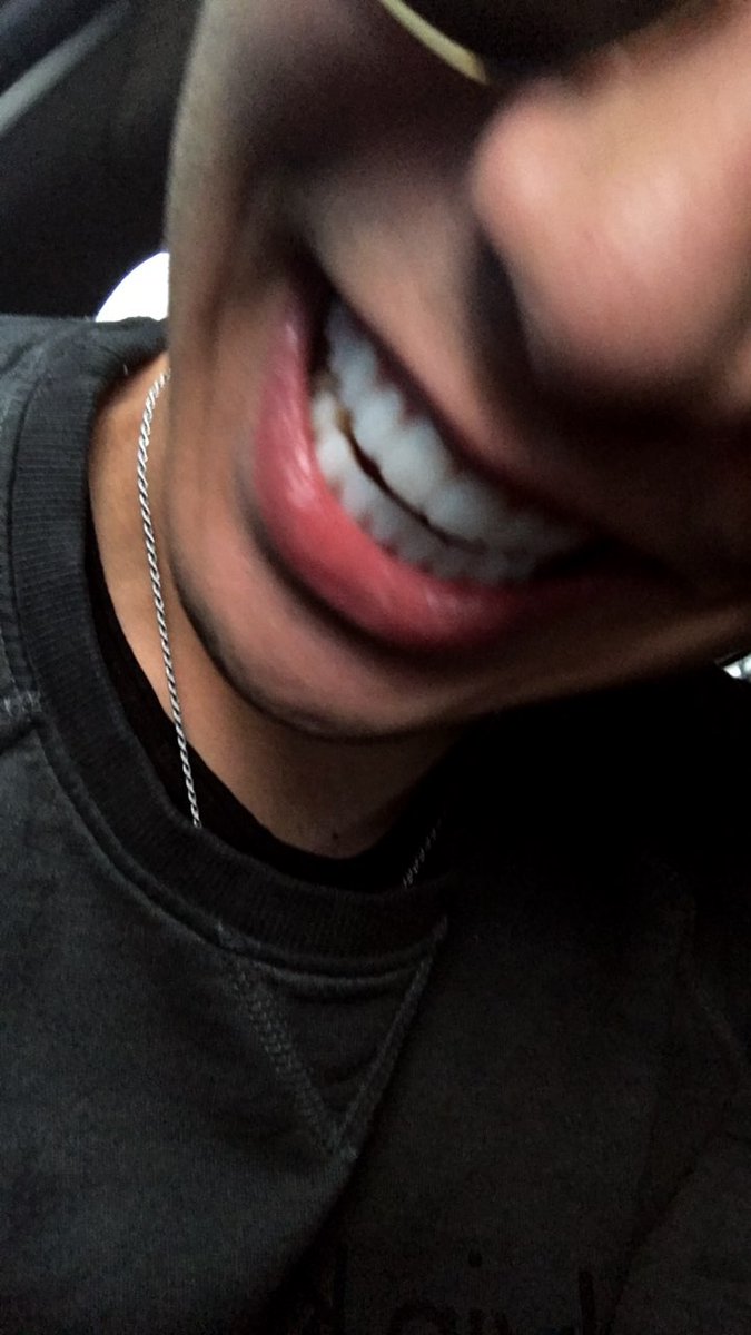 eristiaan_'s tweet photo. RT para bendecir el teléfono de alguien con esta hermosa sonrisa 
2/100
#KCAEstrellaLatina #SebastiánVillalobos https://t.co/KdbxzvNYTr