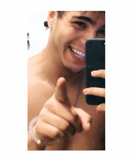 eristiaan_'s tweet photo. RT para bendecir el teléfono de alguien con esta hermosa sonrisa 
2/100
#KCAEstrellaLatina #SebastiánVillalobos https://t.co/KdbxzvNYTr