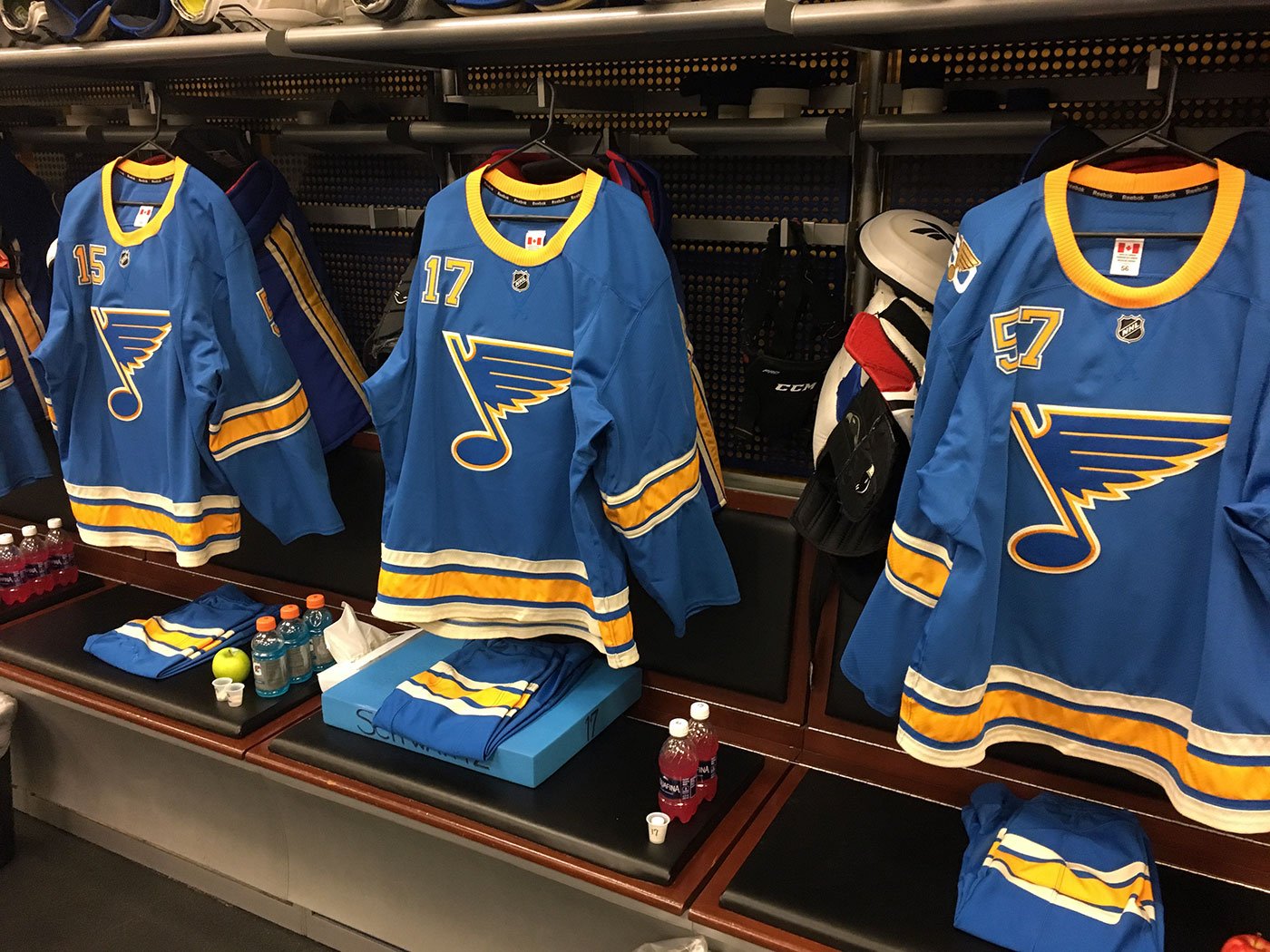 St.Louis Blues Jersey for Sale in Florissant, MO - OfferUp