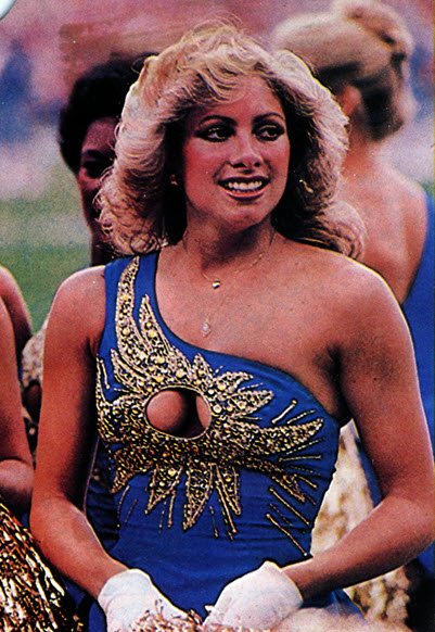 NFL_Journal's tweet photo. @PhilHecken  They neglected to show the best! @LARamsFanZone @Rams #RamsNation @LARamsFanpage 
https://t.co/ONkVp2DHW0 https://t.co/VmAdK0Wu8V