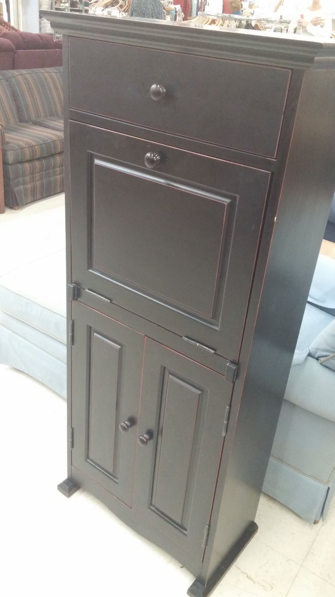 Metro_ReStores's tweet photo. This drop front desk with storage works perfectly in small spaces. $75 at the Cornelius ReStore. https://t.co/lOlpX5Kx1v