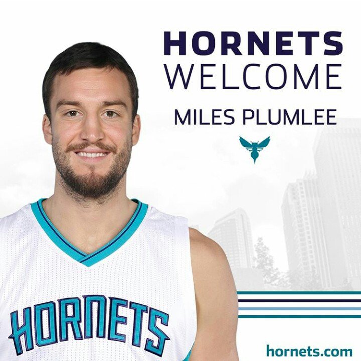 CortacircuitosC's tweet photo. Se activa el mercado en la #NBA. #Bucks y #Hornets intercambian cromos: Plumlee, Hibbert y Hawes afectados por el traspaso. https://t.co/eDclxHxPp6