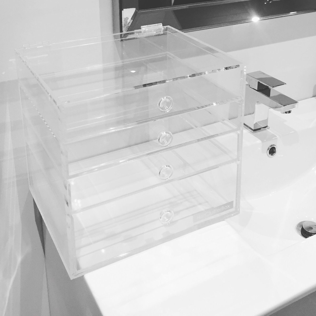 herclutterbox's tweet image. Valentines Discount code : WOWHERHCB 

10% OFF all products. 

#valentines #herclutterbox #clutterfreelife #makeup #mua