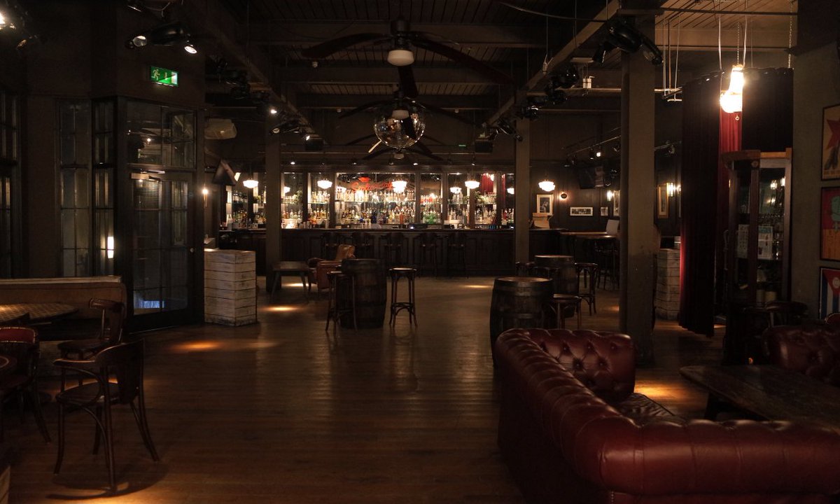 FfotonWales's tweet photo. Our #ffotonsocial photographer meet-up 16th Feb is upstairs in REVOLUTION, Cardiff (opposite Castle) 7-11pm. Guest speaker is @timcollier58 https://t.co/k0JAdx3fEc