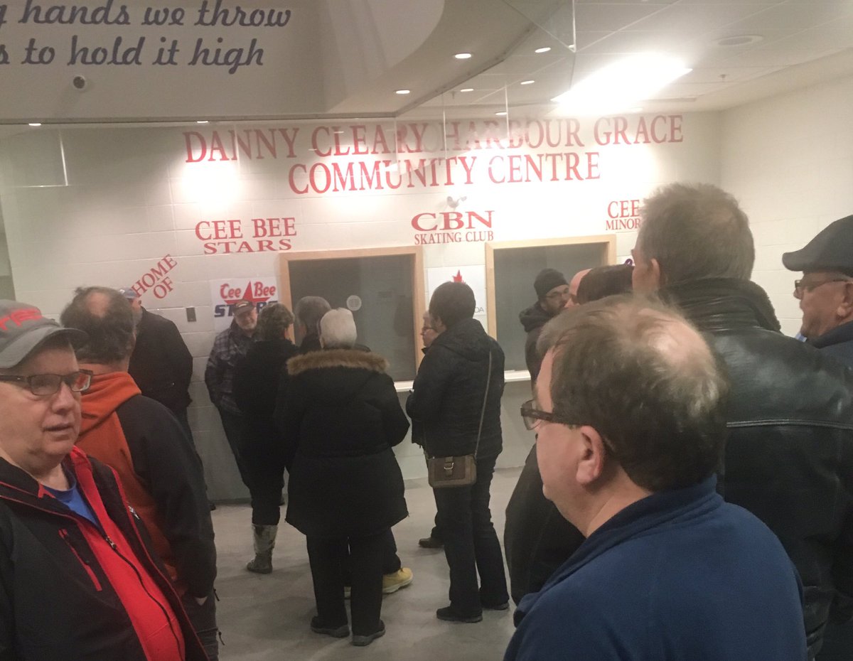 CeebeeStars's tweet photo. #HGOE @CeebeeStars Season tickets holders &hot seat owners pick up @AESHL Playoff tickets tonight fr 7-9pm & Fri 1-3pm. #LineUp #HomeIceAdv https://t.co/o0U2wMp7D0