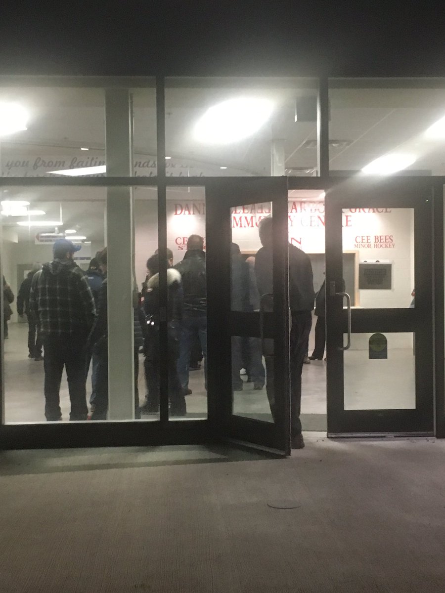 CeebeeStars's tweet photo. #HGOE @CeebeeStars Season tickets holders &hot seat owners pick up @AESHL Playoff tickets tonight fr 7-9pm & Fri 1-3pm. #LineUp #HomeIceAdv https://t.co/o0U2wMp7D0
