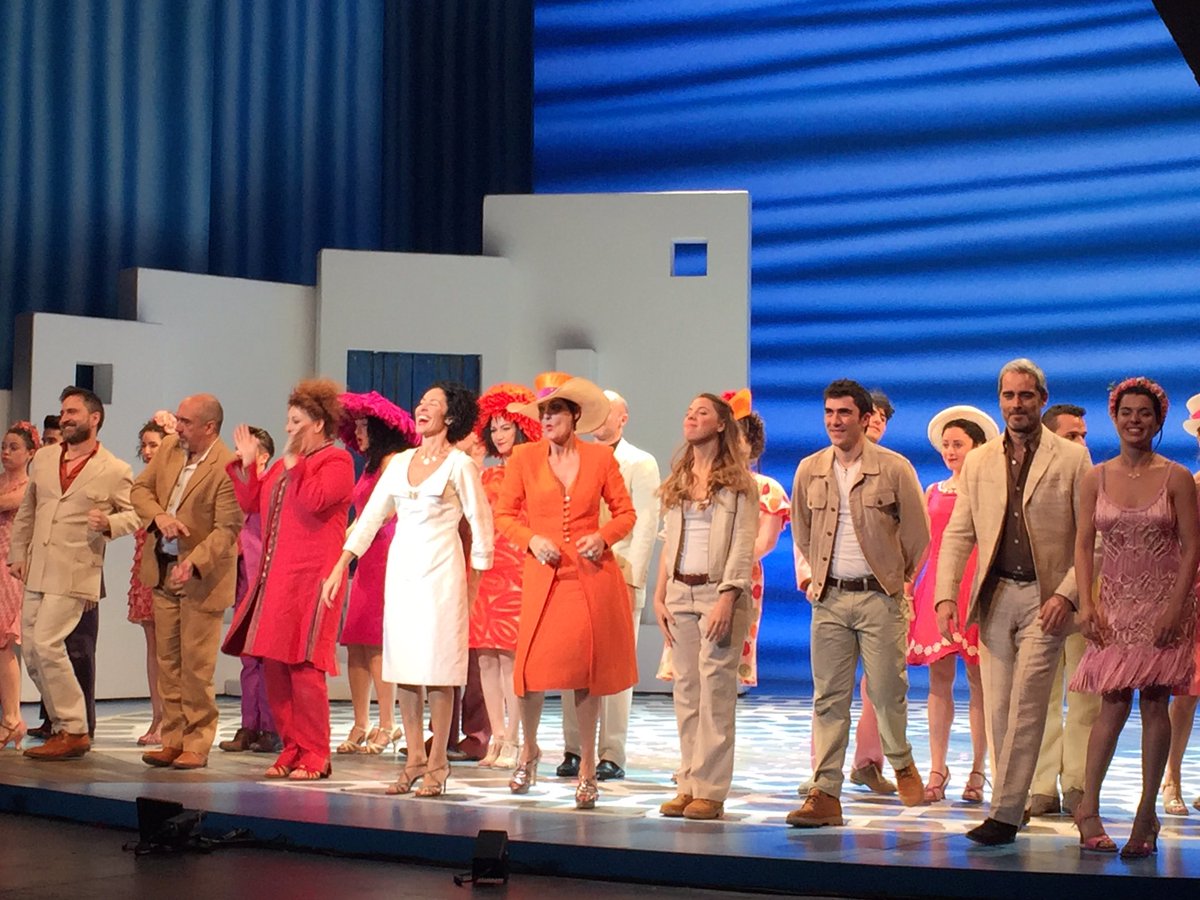 dianavadeboda's tweet photo. Impresionante el musical de MAMMA MÍA en Alicante!! No os lo podéis perder. Emoción intensa durante más de 120 minutos. Un espectáculo 10!✨😱 https://t.co/V07ahz03fr