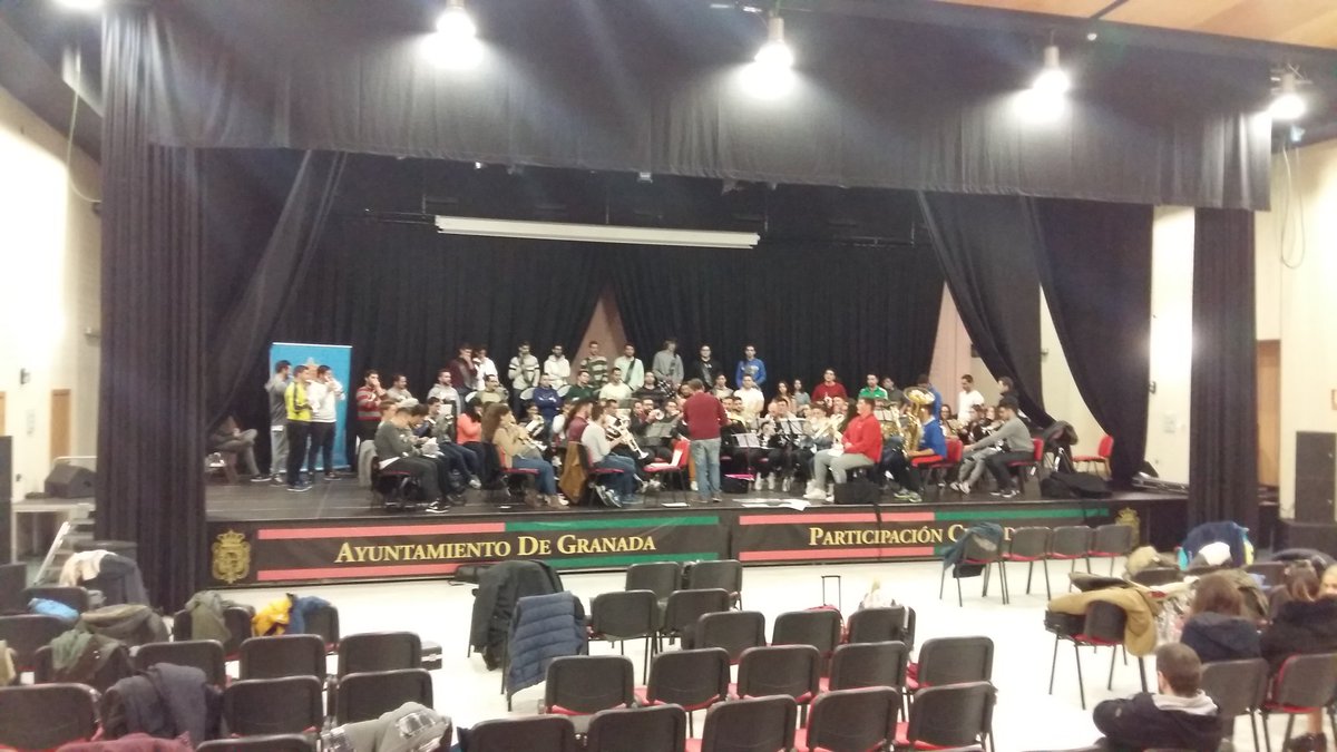 DespojadoGR's tweet photo. Gran ensayo de hoy a la batuta de nuestro amigo @nonotriana2 https://t.co/KbtLBTAWb8