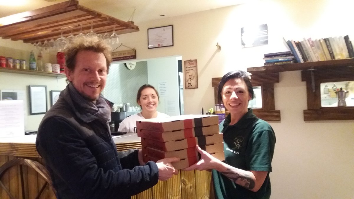 black_box_prod's tweet photo. @ItaliaUnoSheff @Swwop another successful pending pizza drop @socialsheffield @iLoveS__ #sheffieldisuper https://t.co/baeSkGYxcT