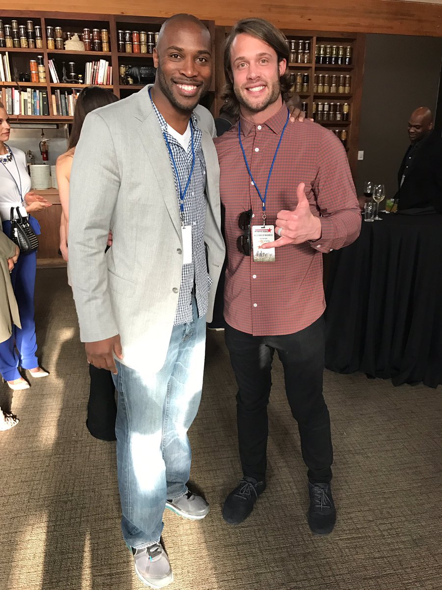 From #rookie to Respected CEO good running into @daveVabora at #SuperBowl2017