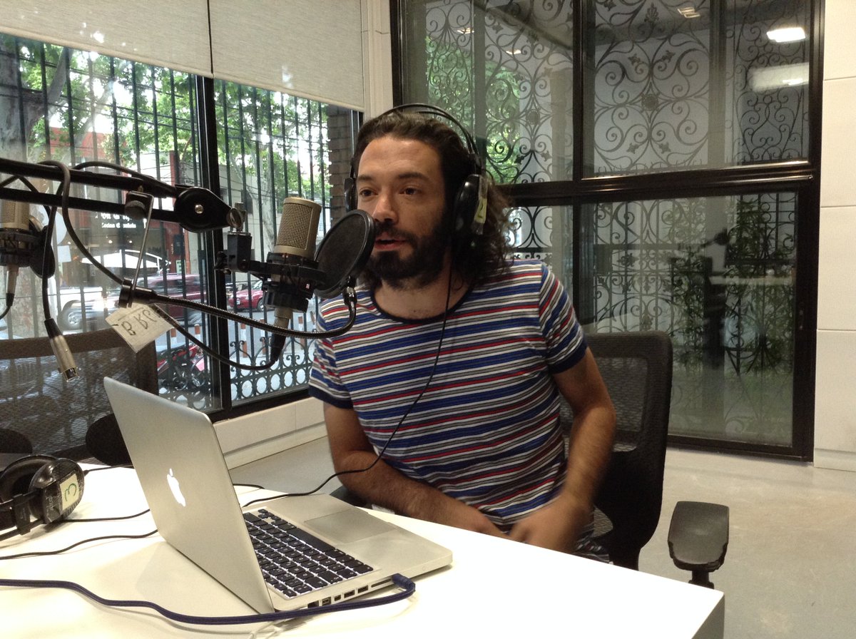 mdz_radio's tweet photo. Estamos en #MDZBar con @VSilione músico, forma parte del staff de la música de la fiesta central de la Vendimia 2017 en el 105.5 https://t.co/EQoH8xoKAP