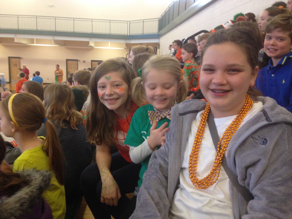 Summit6thSS's tweet photo. @summitschoolws #inspiringlearning #bigfriends #littlefriends @6thSummitSchool https://t.co/5DHwDvQGlJ