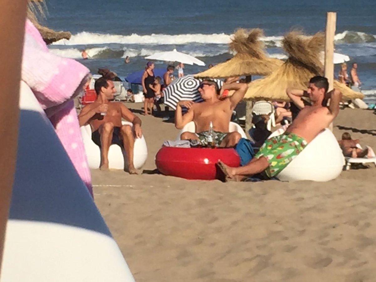 yaguimxd's tweet photo. En @KOPHIPHILAPLAYA seguimos disfrutando el Verano! https://t.co/fHtyoFF2D1