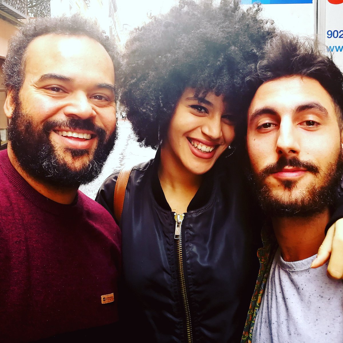 carlosjean's tweet photo. El Funk invade el estudio. Ya está casi listo el nuevo single!!  Guitarras, metales, pegada Negro Funk es momento de plantear la cosa así. https://t.co/x67G0wE9G6