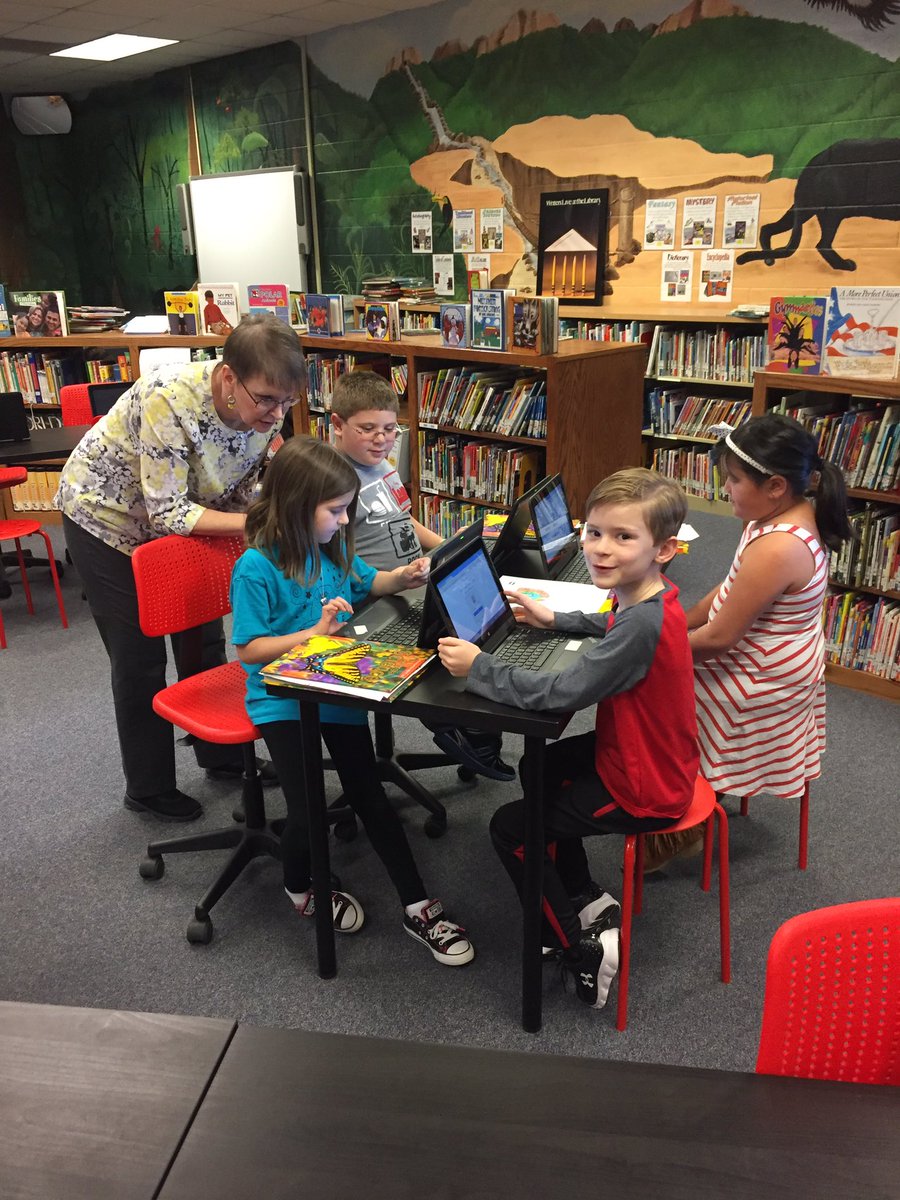 2ndgrcircus's tweet photo. Thank you Mrs. Waldrip for the help on our Earth media projects! 🌎💻#googleclassroom @westjacksonelem https://t.co/CnYA3XRGkq