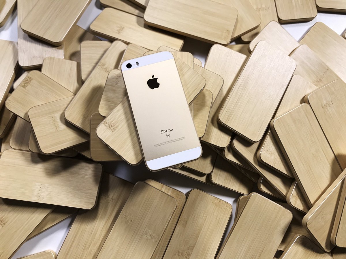 dbrand's tweet image. The 108 iPhone Giveaway is on. To enter, follow:
instagram.com/dbrandskins
instagram.com/unboxtherapy

...or don't. We're robots, not ur parents.