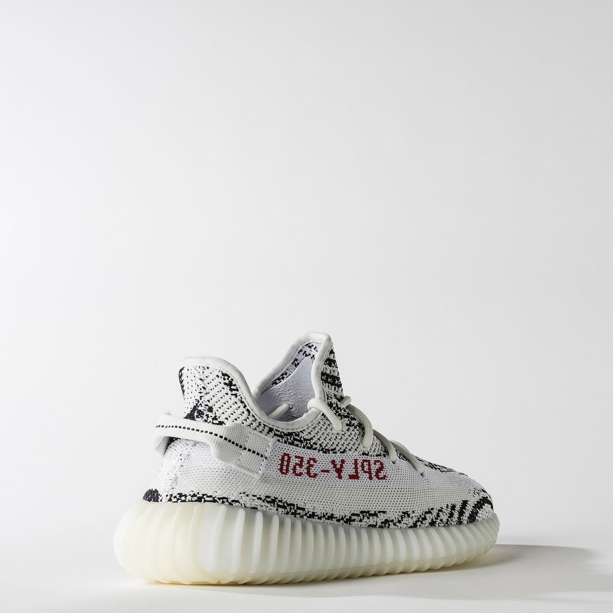 theyeezymafia's tweet photo. YEEZY BOOST 350 V2 "Zebra"
Official Pics
25th February
#MafiaSZN RT https://t.co/c7gIHLb4uM