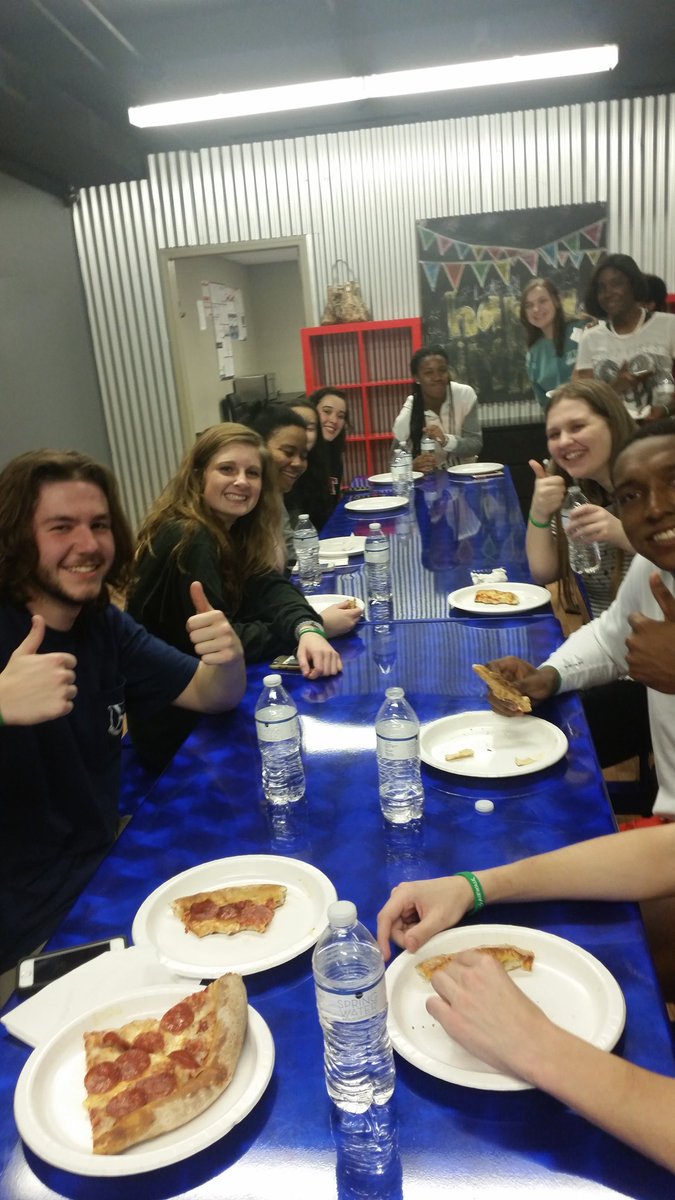 glenithmoncus's tweet photo. Finance Academy social at @AirWalkAL. #hooverpride #busedu #hhsbiz https://t.co/gW9ig0a7yk