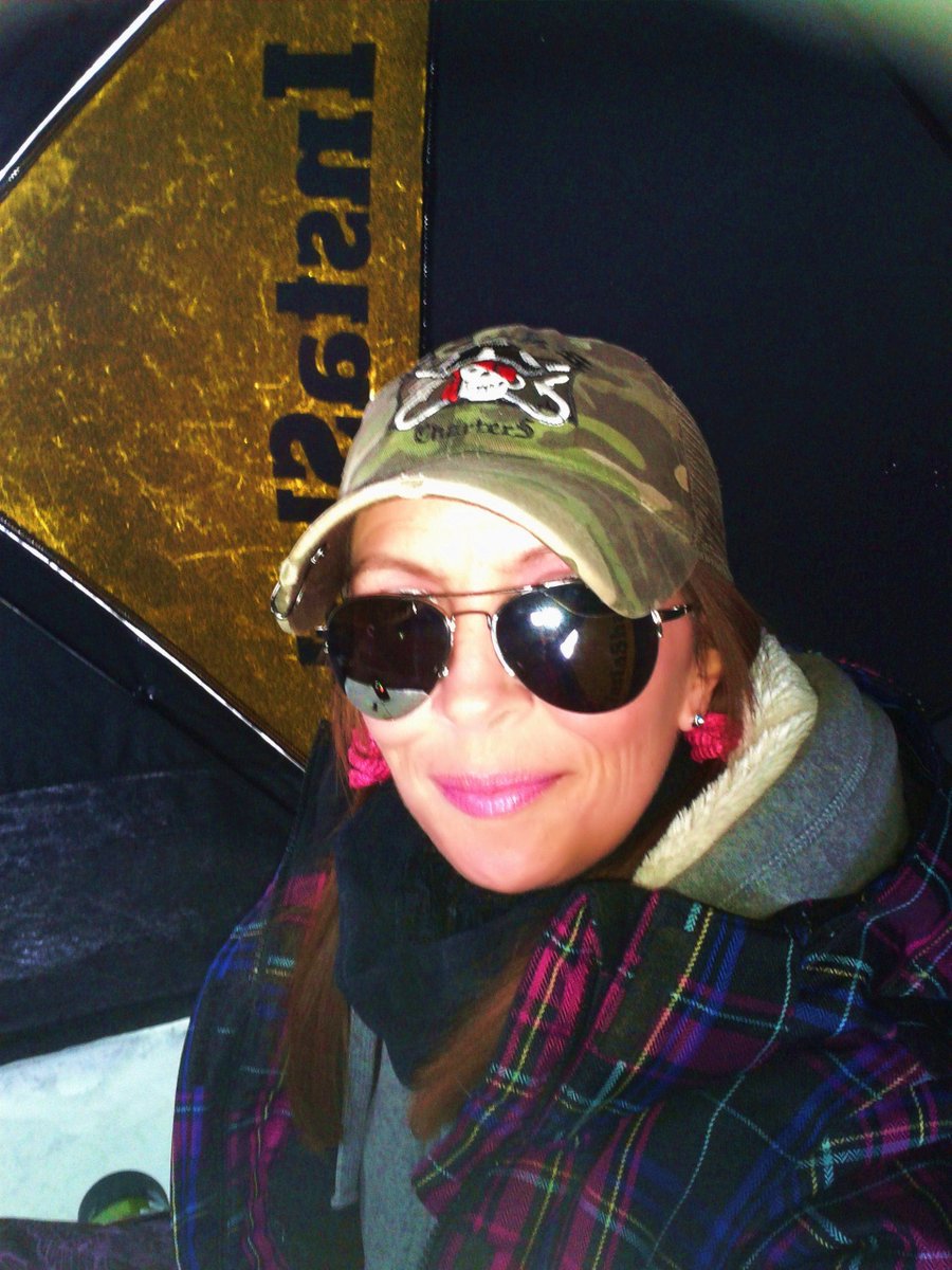 KristaFishes613's tweet photo. Watchin my favorite show!! @HumminbirdFish #Ice45 #LoveMyFlasher ๐ฃโ๏ธ https://t.co/JUyEfwA0EE