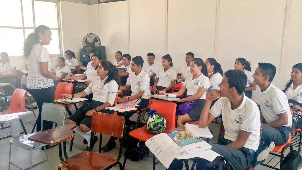 IEBO_GobOax's tweet image. Inaugura #CicloEscolar #2017A nuestra Dir Gral @Raquel_Alberto en el #Plantel149 #LasSalinasDelMarquez, con presencia de la Regidora de Educ